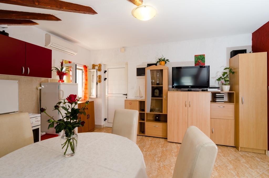 Apartment Mala Ana